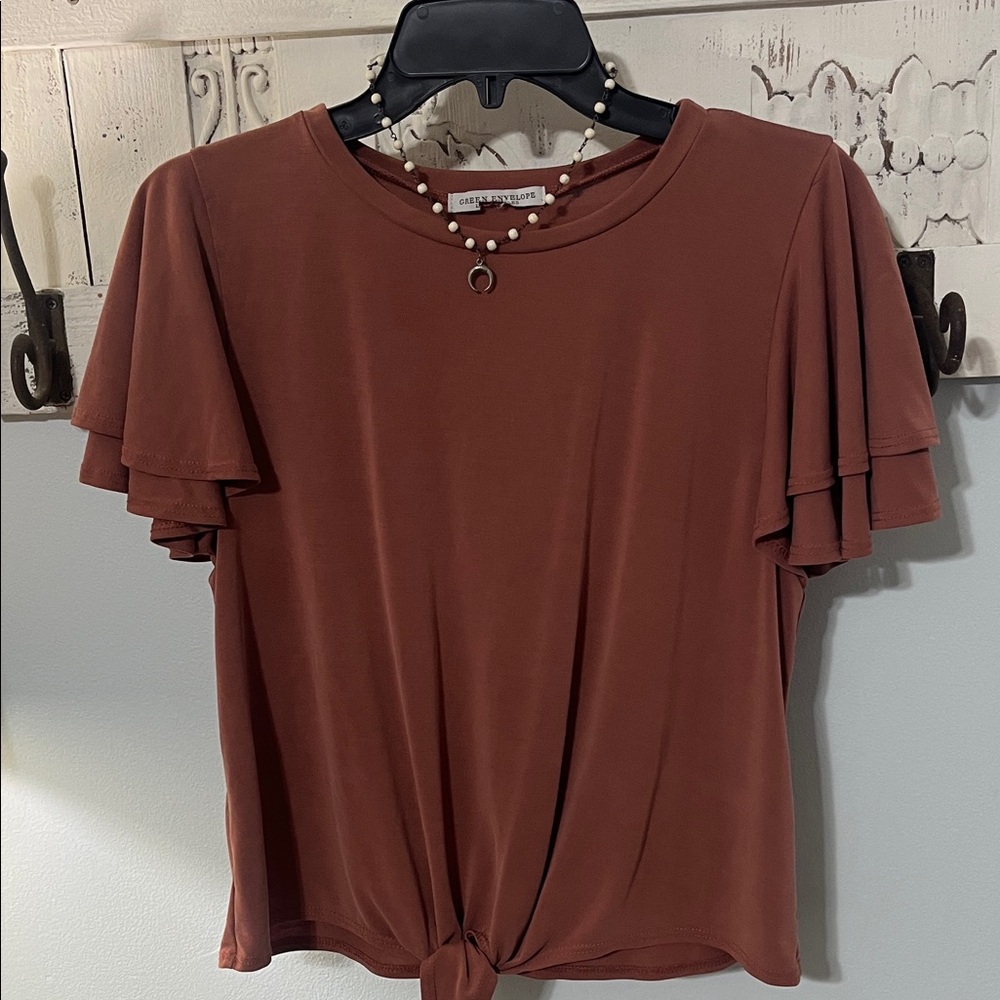 Green Envelope Rust Short Sleeve Top